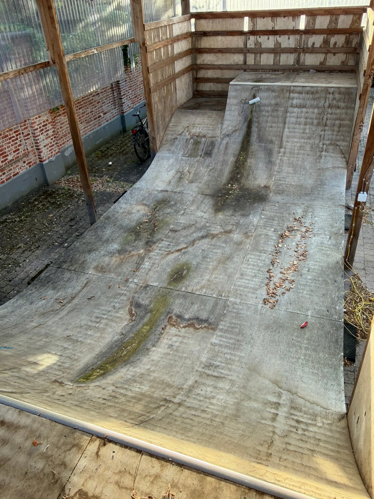 Skateramp 3,5x10m met overkapping, Ophalen, Gebruikt