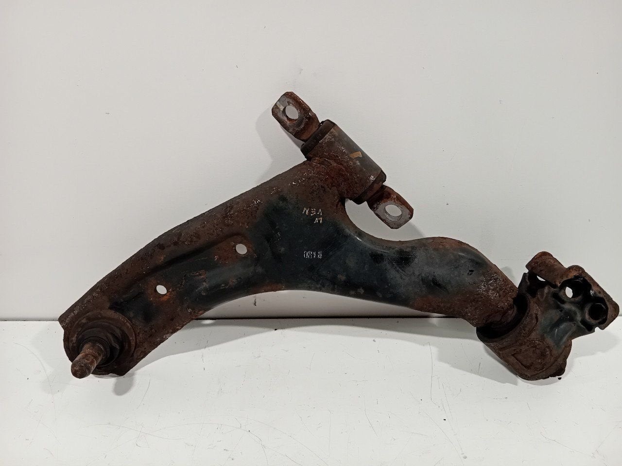 Draagarm links voor Chevrolet Spark, Onderdelen@venauto.nl, Van der Ven Autorecycling B.V., Ettenseweg 76, 4706 PB Roosendaal, The Netherlands