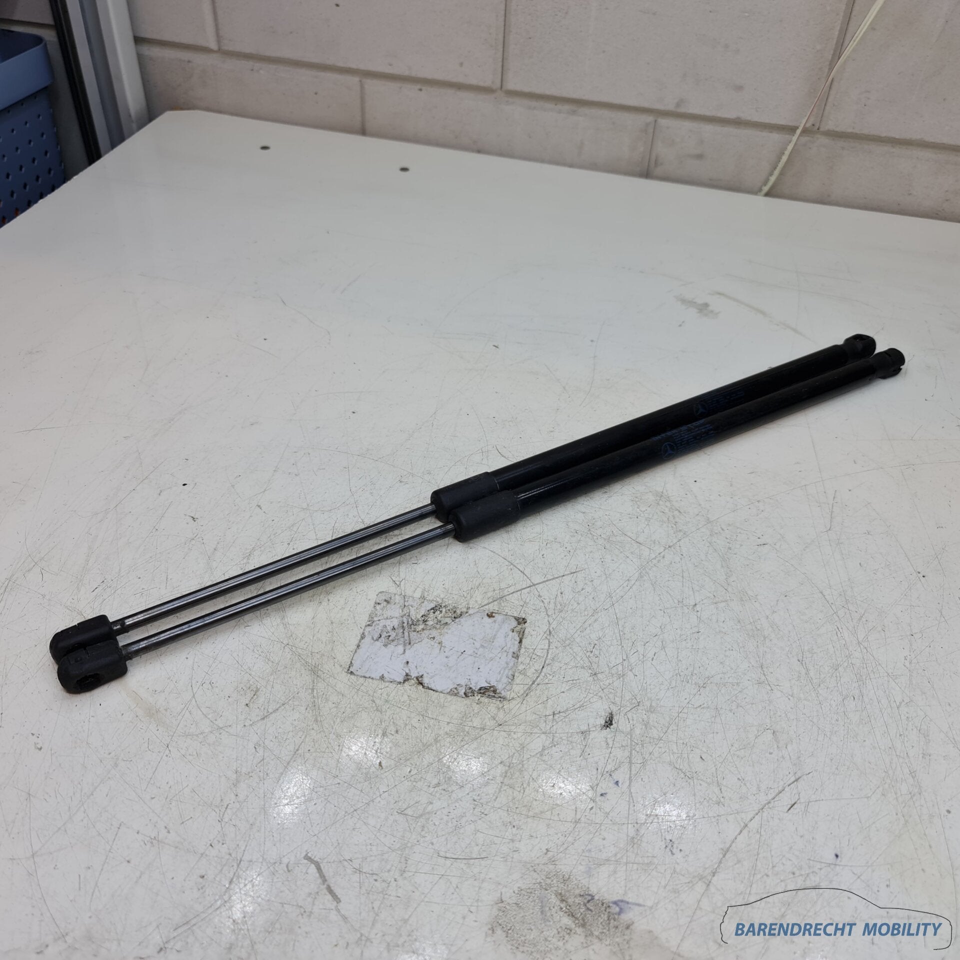 V rins de capot pour Mercedes Classe E W207 coup /cabriolet,, Arrière, Mercedes-Benz AG, Mercedes-Benz, Utilisé