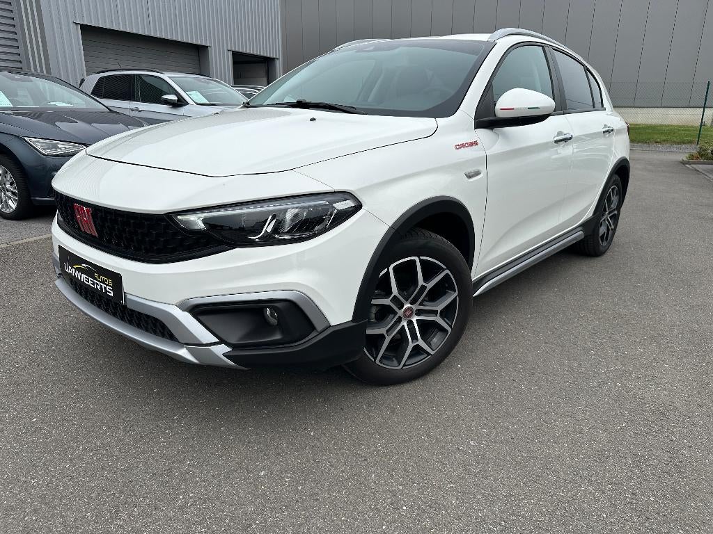 Fiat Tipo "cross" benzine, Bj 2023, Carplay/ Keyless/ camera, Auto's, Voorwielaandrijving, Stof, Euro 6, Start-stop-systeem