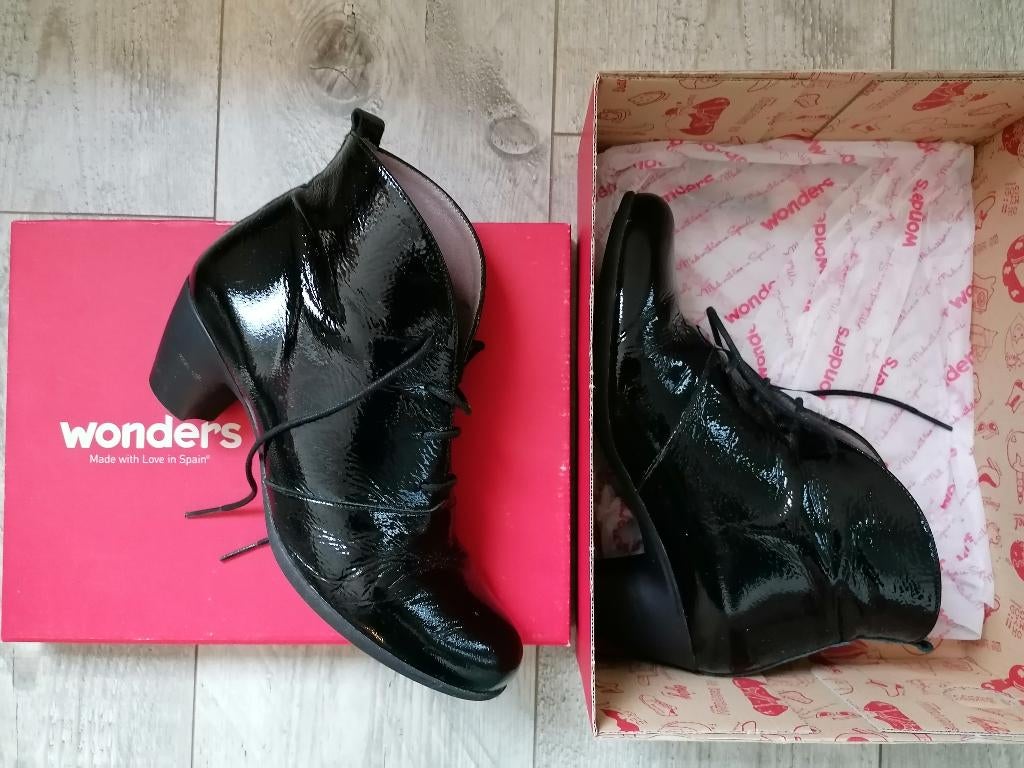 Wonders zwarte lakschoenen met hakje maat 39, Wonders, Zwart, Lage of Enkellaarzen, Ophalen of Verzenden