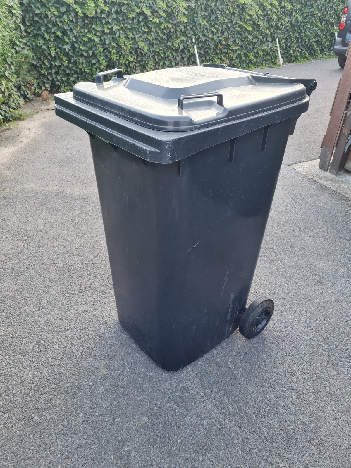 Stevige donkergrijze afvalcontainers 240 liter, Doe-het-zelf en Bouw, Ophalen