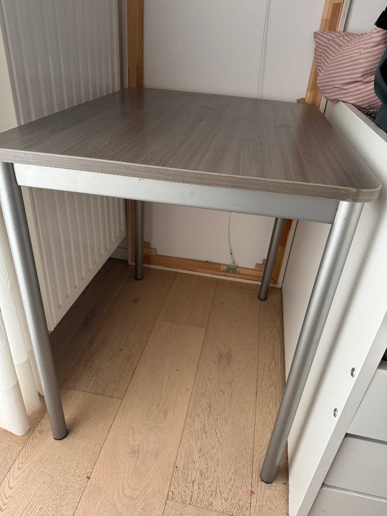Tafel/bureau 80 (l) x 60 (b) x 75 (h) Houtlook blad, Ophalen, 50 tot 100 cm, Tot twee personen, 50 tot 100 cm