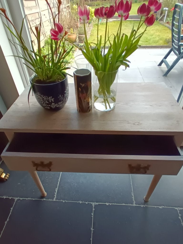 haltafeltje , tafeltje voor studenten ( laptop  ), Ophalen