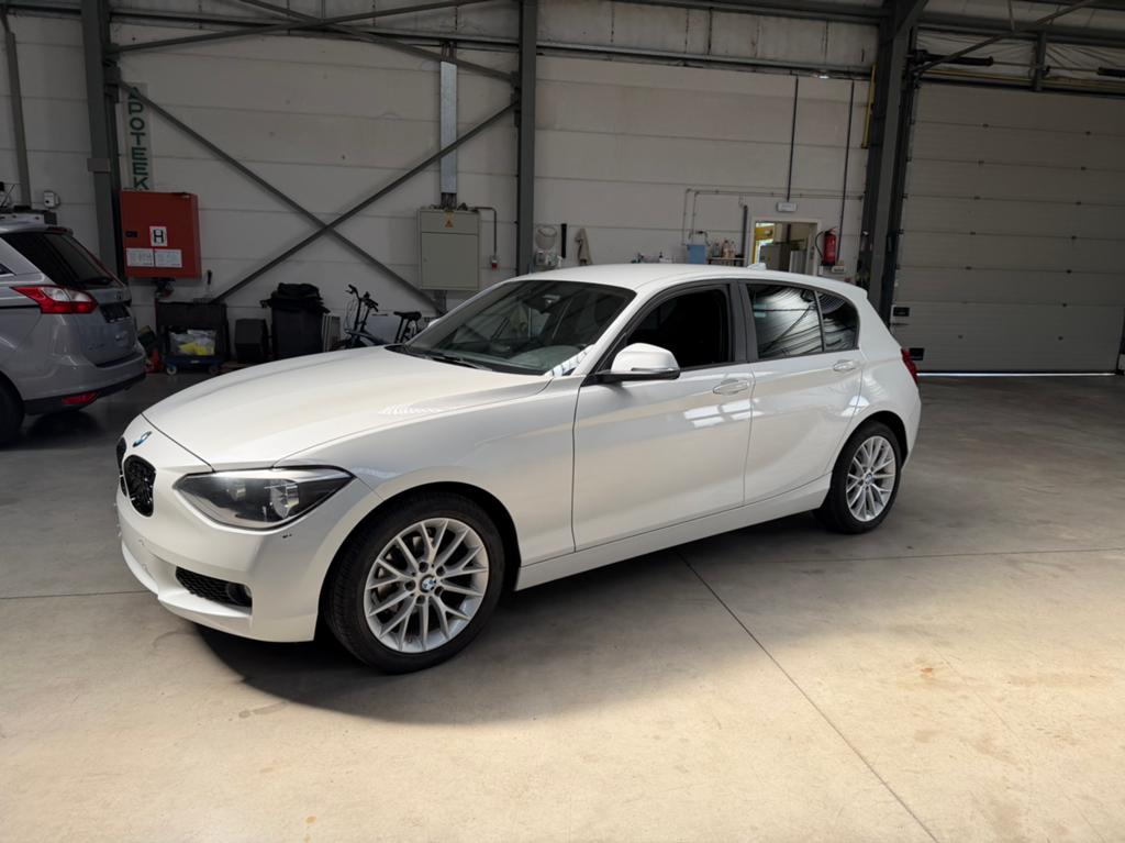 BMW 114i benzine, Auto's, 75 kW, 4 cilinders, Wit, Bedrijf