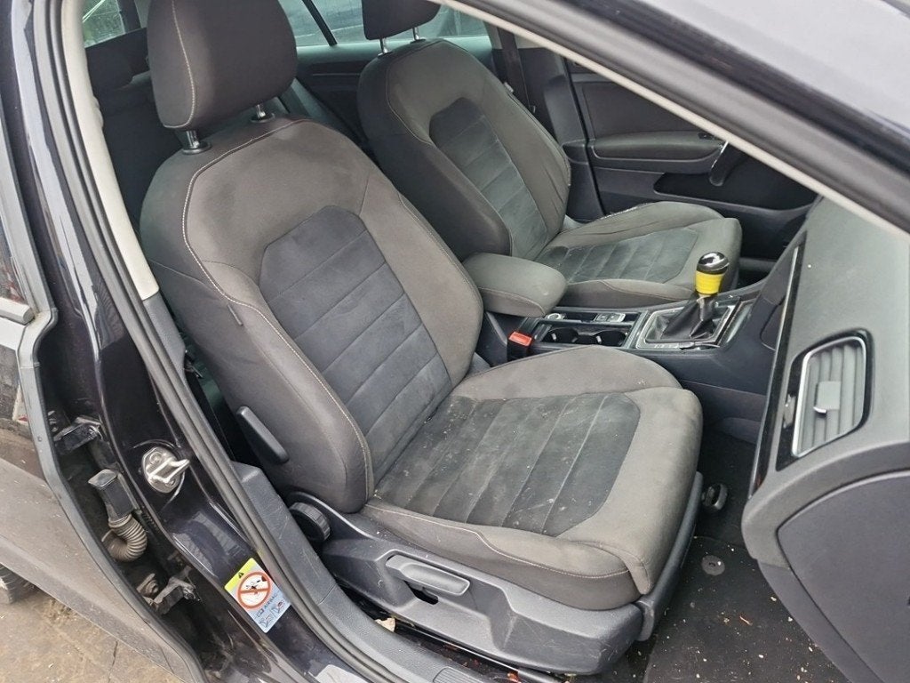 SIEGE AVANT DROIT ( PASSAGER ) Volkswagen Golf VII (AUA), Volkswagen, Volkswagen AG, Utilisé, Kundenbetreuung@volkswagen.de