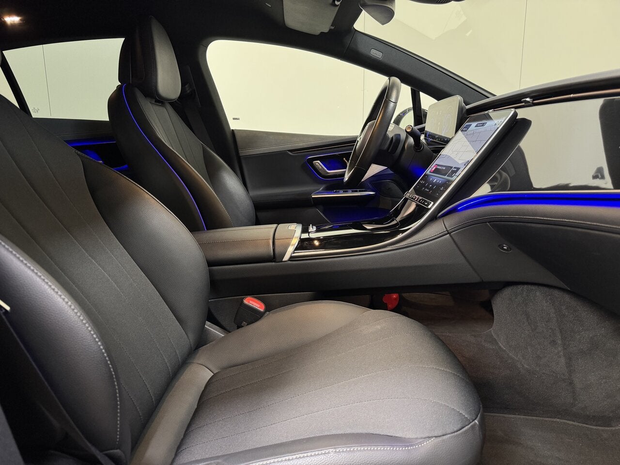Mercedes-Benz EQE 300 Limousine - Burmester - 535 KM Range, Autos, 0 kg, https://public.car-pass.be/vhr/17e43e49-bc50-4427-9f98-06d15bcac848