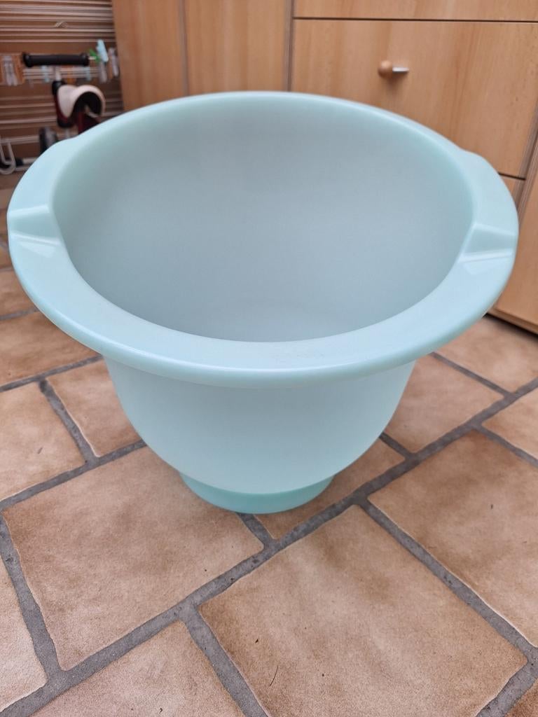 Tummy tub, Enlèvement, Tummy Tub