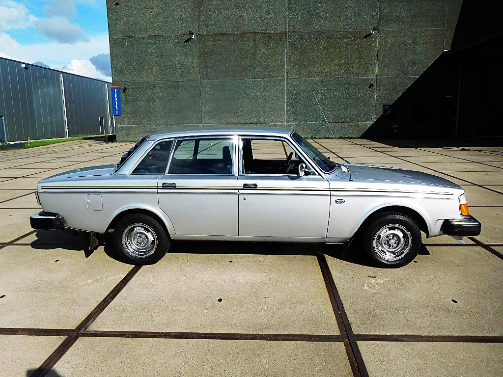 Volvo 244 Jubileum LPG, Autos, Achat, Boîte manuelle, Bleu, Particulier