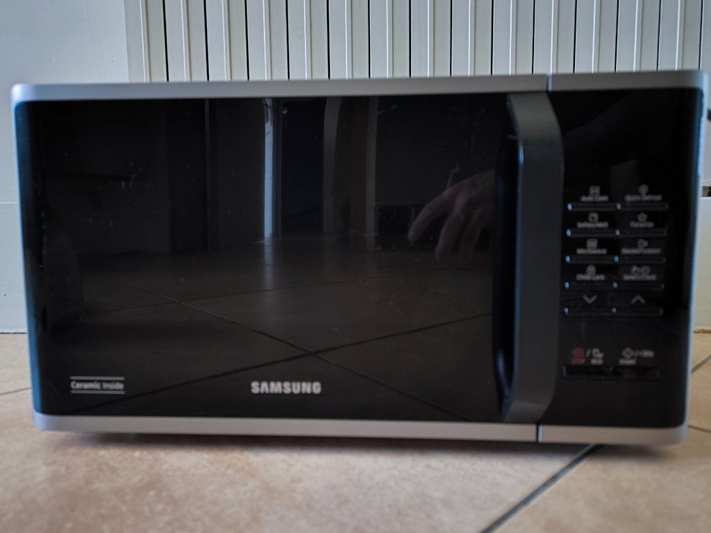 Micro onde Samsung Ceramic inside, Electroménager, Comme neuf, Enlèvement, 45 à 60 cm, À Poser