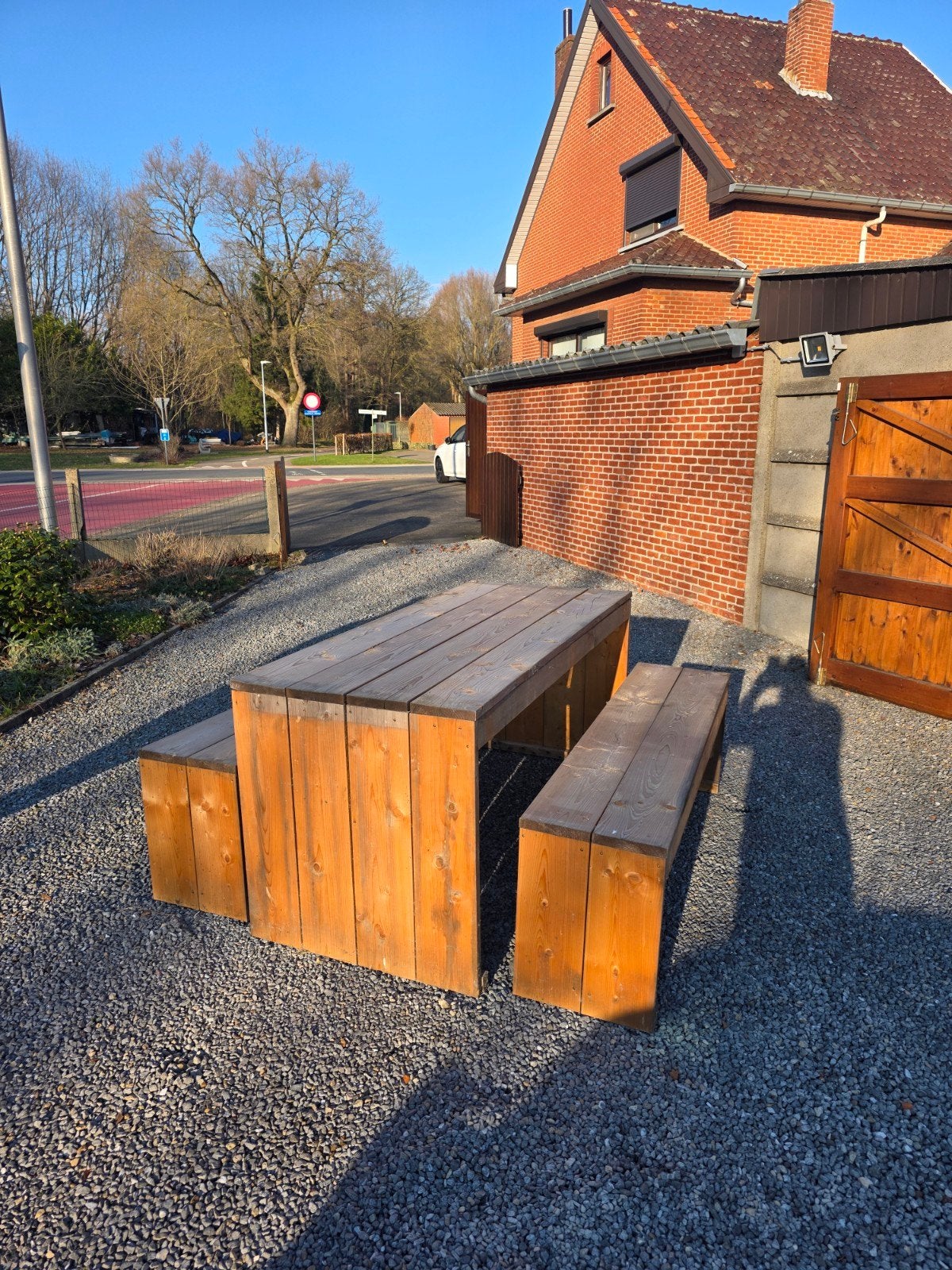 houten tafel en twee zitbanken, Ophalen, Gebruikt