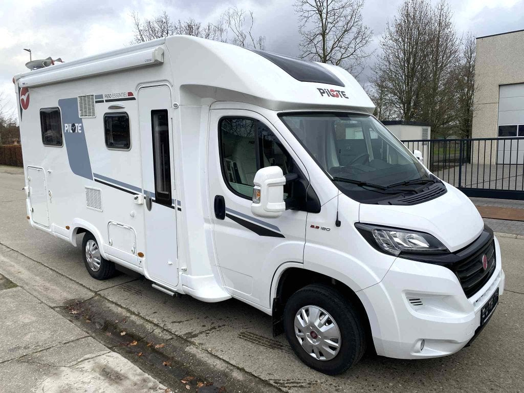 Pilote P650 Essentiel, Caravans en Kamperen, Mobilhomes, Ringverwarming, Fiat, Half-integraal, Minder dan 3 maanden geleden