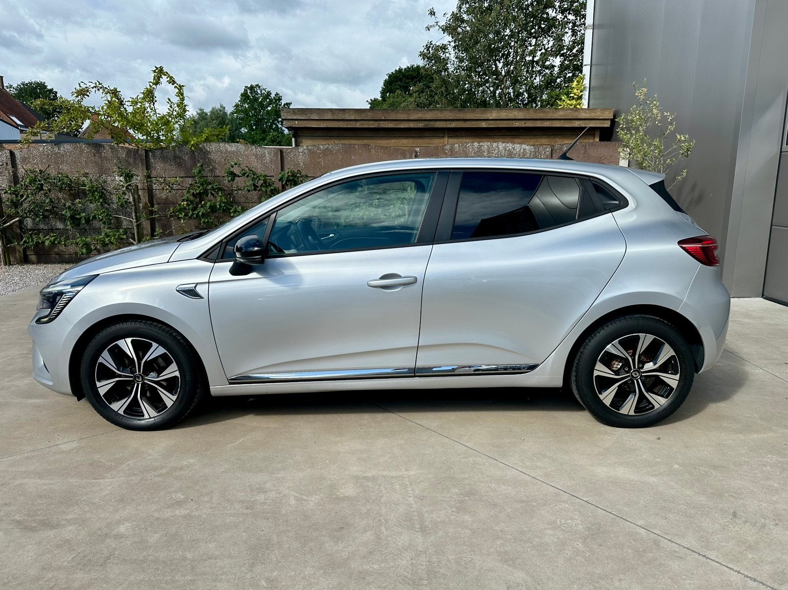 Renault clio / AUTOMAAT / limited uitvoering / topstaat!, Stof, 67 kW, Bedrijf, 5 zetels