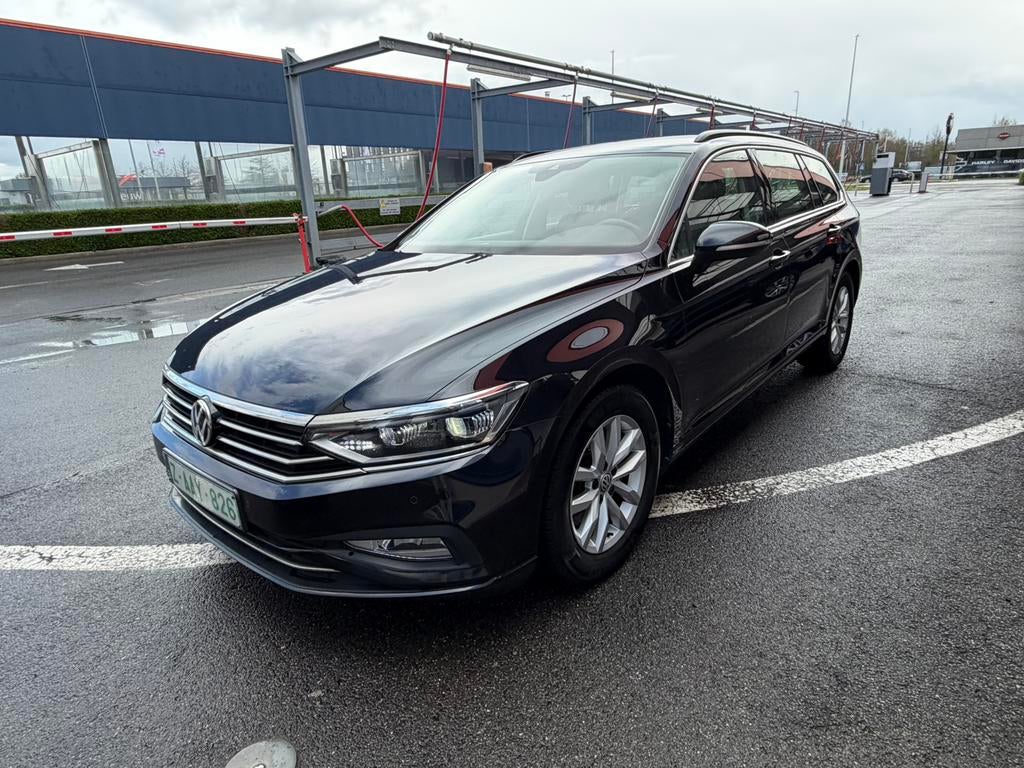 VW passat 1.6TDI DSG ambiance Xenon Led camera 2020, Auto's, Automaat, Euro 6, Bedrijf, 5 deurs