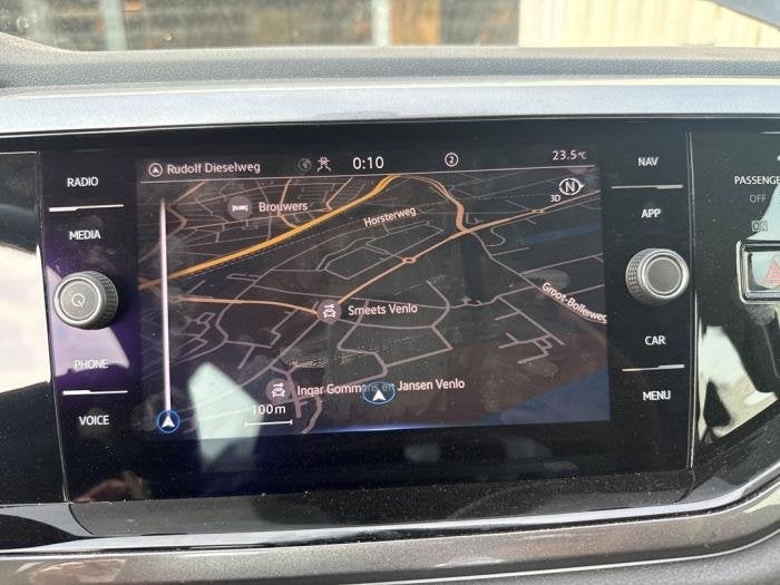 Navigatie Display van een Volkswagen Polo, Auto-onderdelen, Elektronica en Kabels, Volkswagen, Gebruikt, 3 maanden garantie, Ophalen of Verzenden