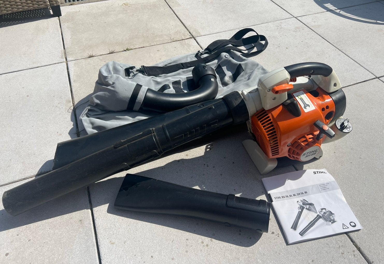 SOUFFLEUR À FEUILLES STIHL SH86, Porté à la main, Comme neuf, Enlèvement, Avec sac de ramassage