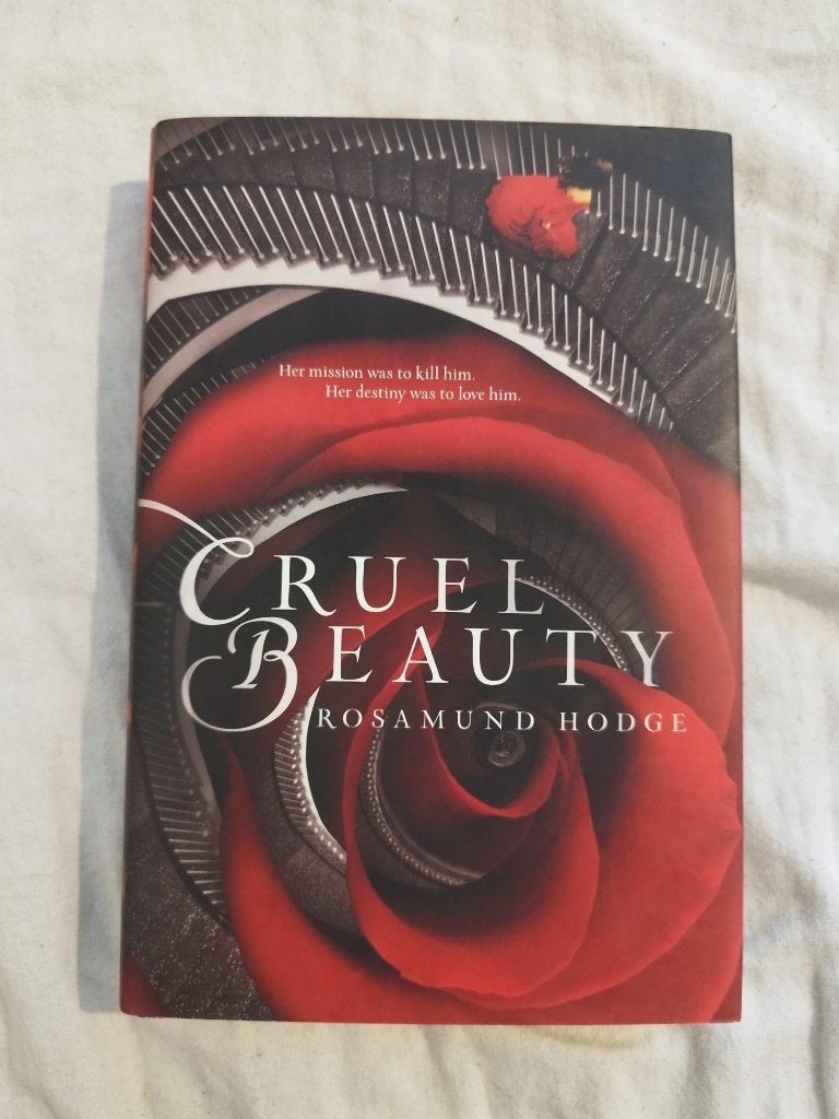 Cruel Beauty - Rosamund Hodge, Ophalen, Gelezen, Rosamund Hodge