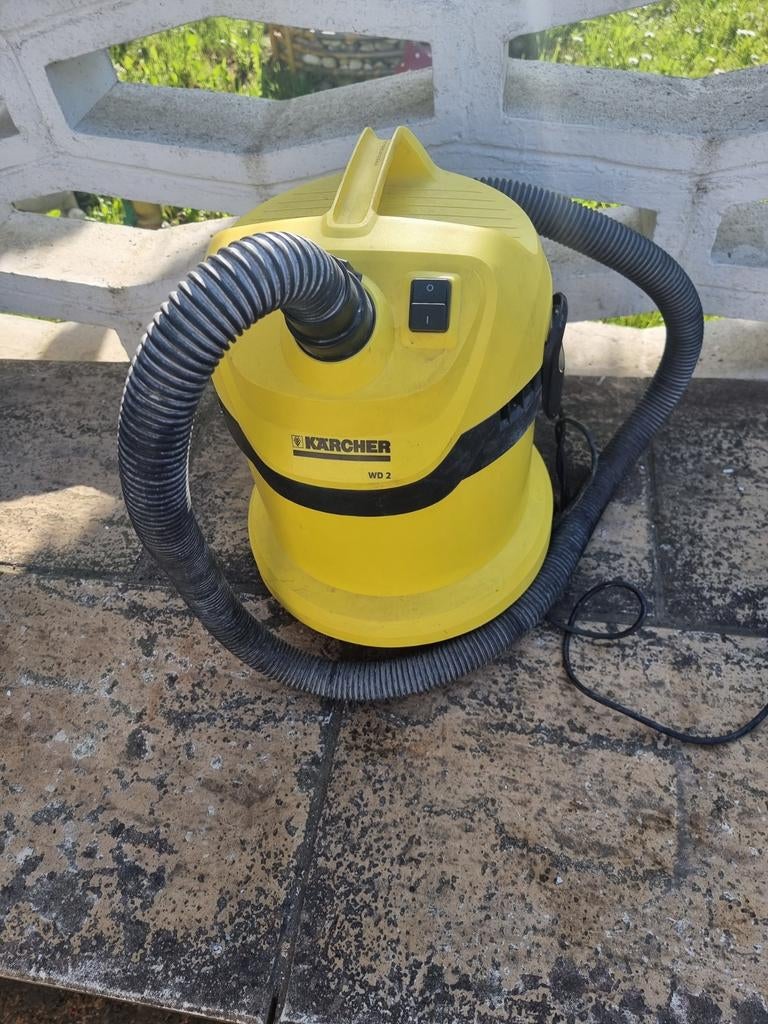 Aspirateur karcher, Enlèvement