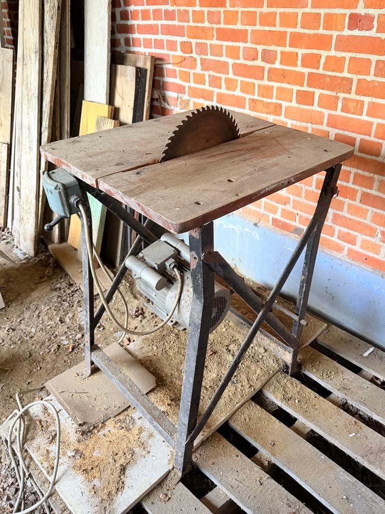 machine à scier le bois, Bricolage & Construction, Outillage | Scies mécaniques, Utilisé, Enlèvement