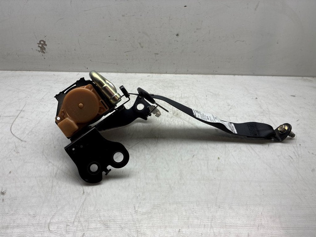 CEINTURE DE SECURITE ARRIERE DROITE Nissan Ariya (FE0), Germany@nissan-services.eu, Kronenweg 38
50389  Wesseling, DE, Utilisé