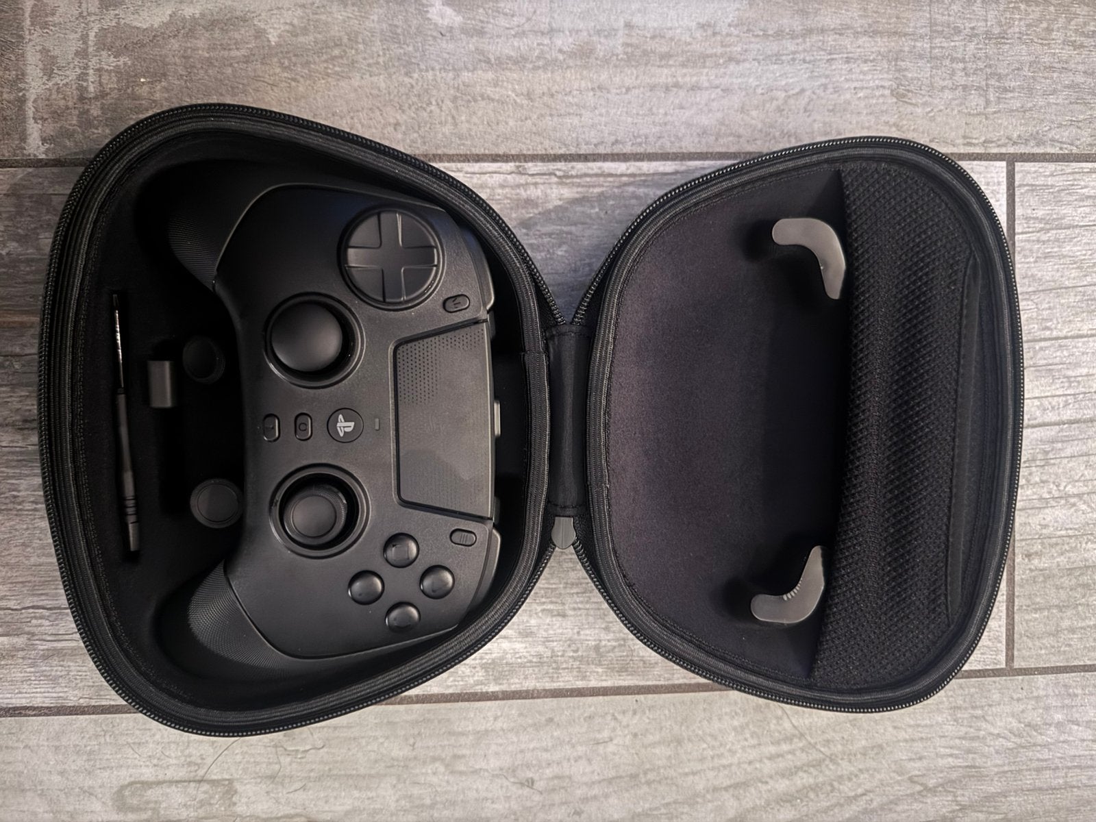 RAZER RAIJU V3 PS5 PC PS5 PRO, Consoles de jeu & Jeux vidéo, Enlèvement ou Envoi, Comme neuf