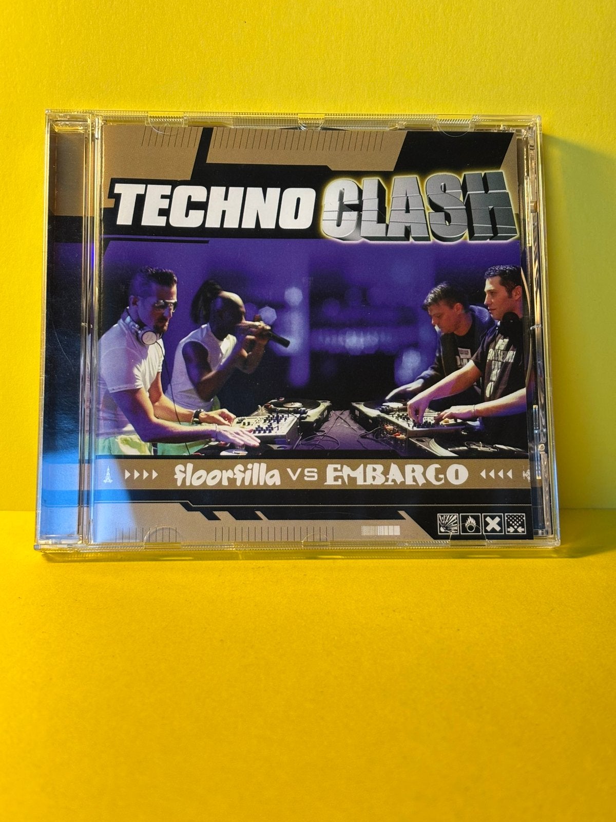 Techno clash - floorfilla vs embargo / nieuwstaat, Verzenden, Zo goed als nieuw, Techno