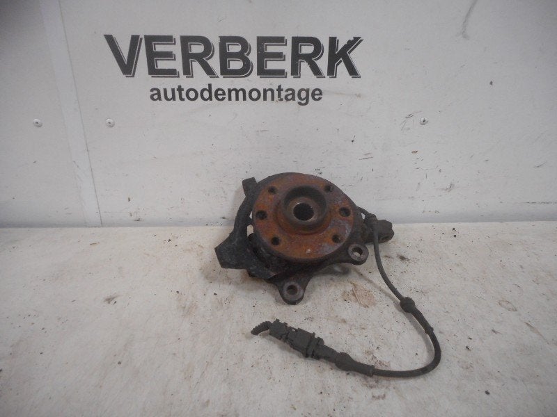 WIELNAAF RECHTS VOOR Opel Corsa C (F08 / 68), Gebruikt, Opel