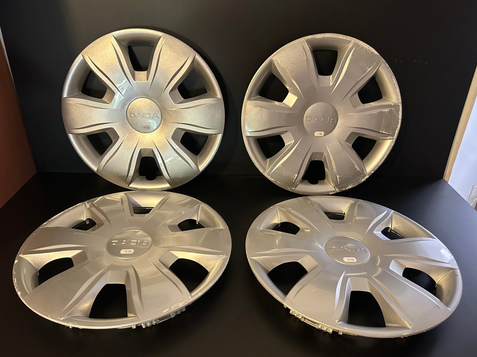 4 originele Dacia Dokker Sandero 15" wieldoppen, Ophalen of Verzenden, Zo goed als nieuw