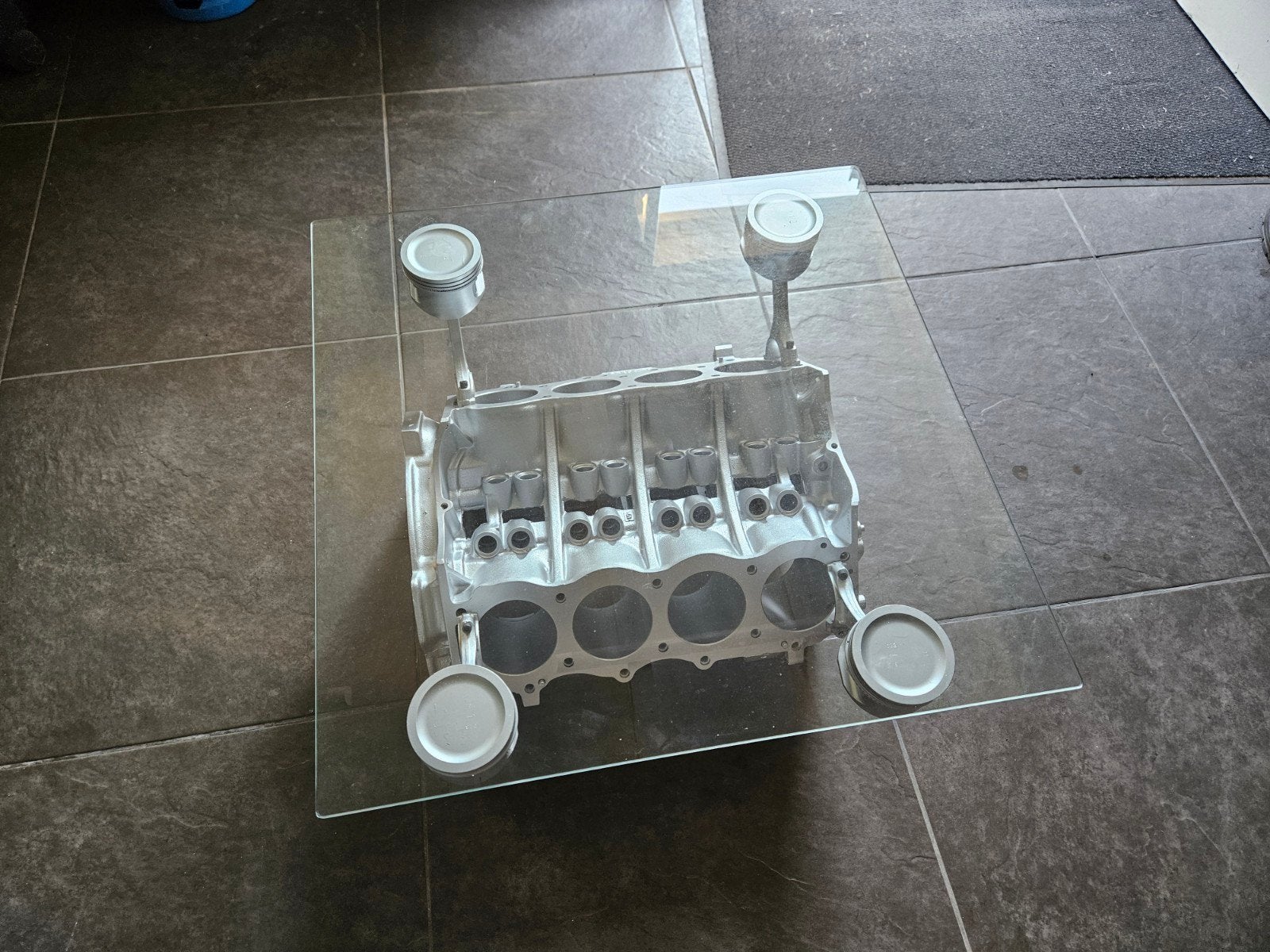 Motorblok tafel V8, Ophalen