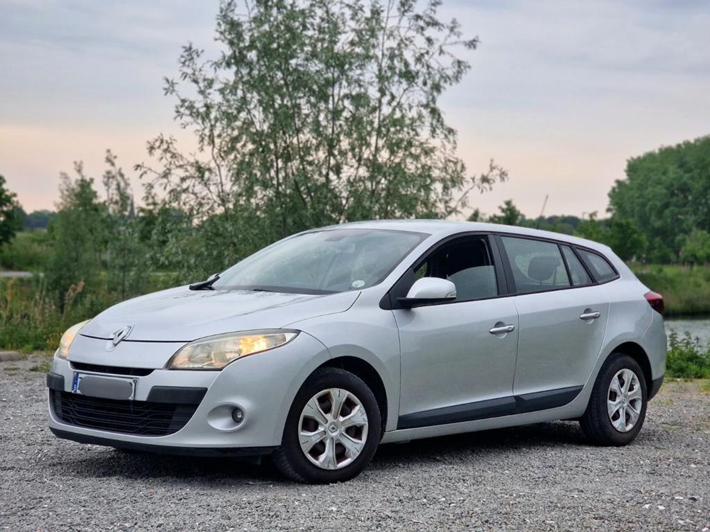 Renault Mégane Break 1.5 dCi - 2010 - voiture familiale spac, Autos, Argent ou Gris, Achat, Entreprise, Boîte manuelle