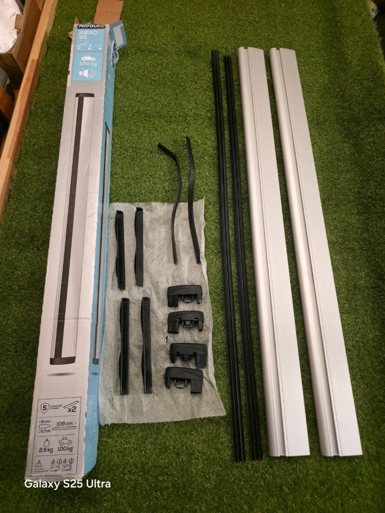 2 barre de toit 108cm Norauto / Thule neuf jamais utilisé, Enlèvement ou Envoi, Neuf