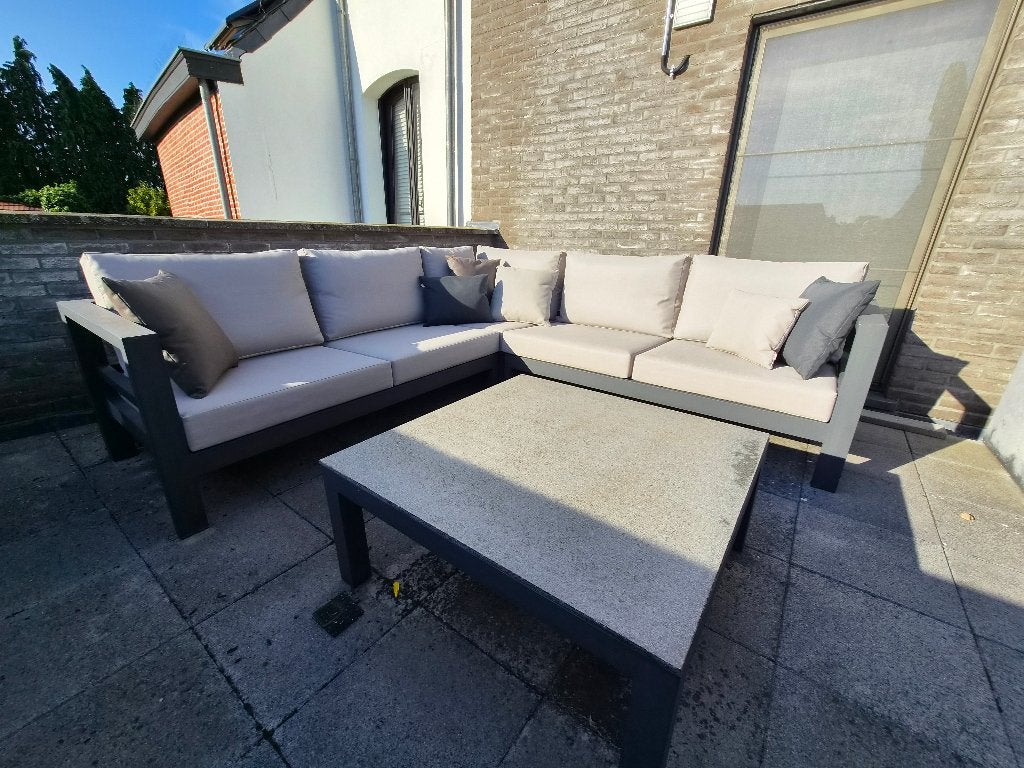 Lounge met tafeltje en sierkussens, Ophalen, 5 zitplaatsen, Aluminium, Zo goed als nieuw