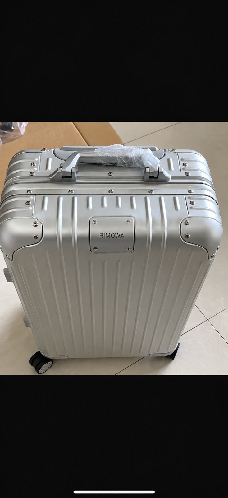 Valise RIMOWA en Aluminium Argenté –4 Roues – Design Premium, Handtassen en Accessoires, Ophalen of Verzenden, Zo goed als nieuw