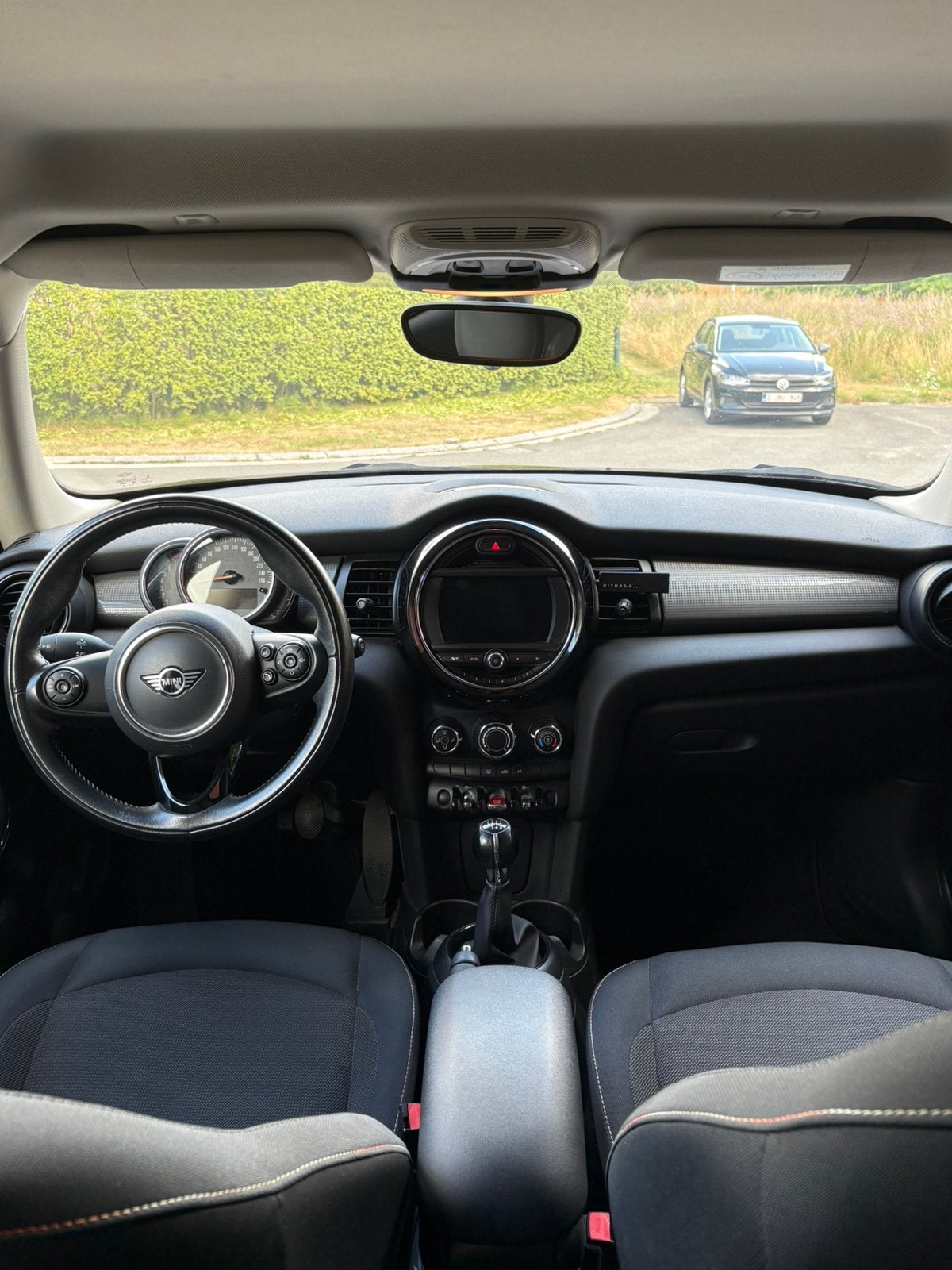 Mini Cooper 1.5 F56 – Midnight Black Metalic, Auto's, 4 zetels, Stof, Zwart, Zwart
