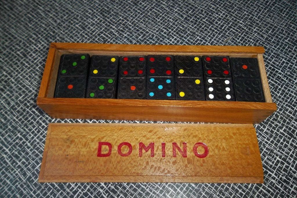 Dominospel in kleuren, Antiek en Kunst, Ophalen of Verzenden