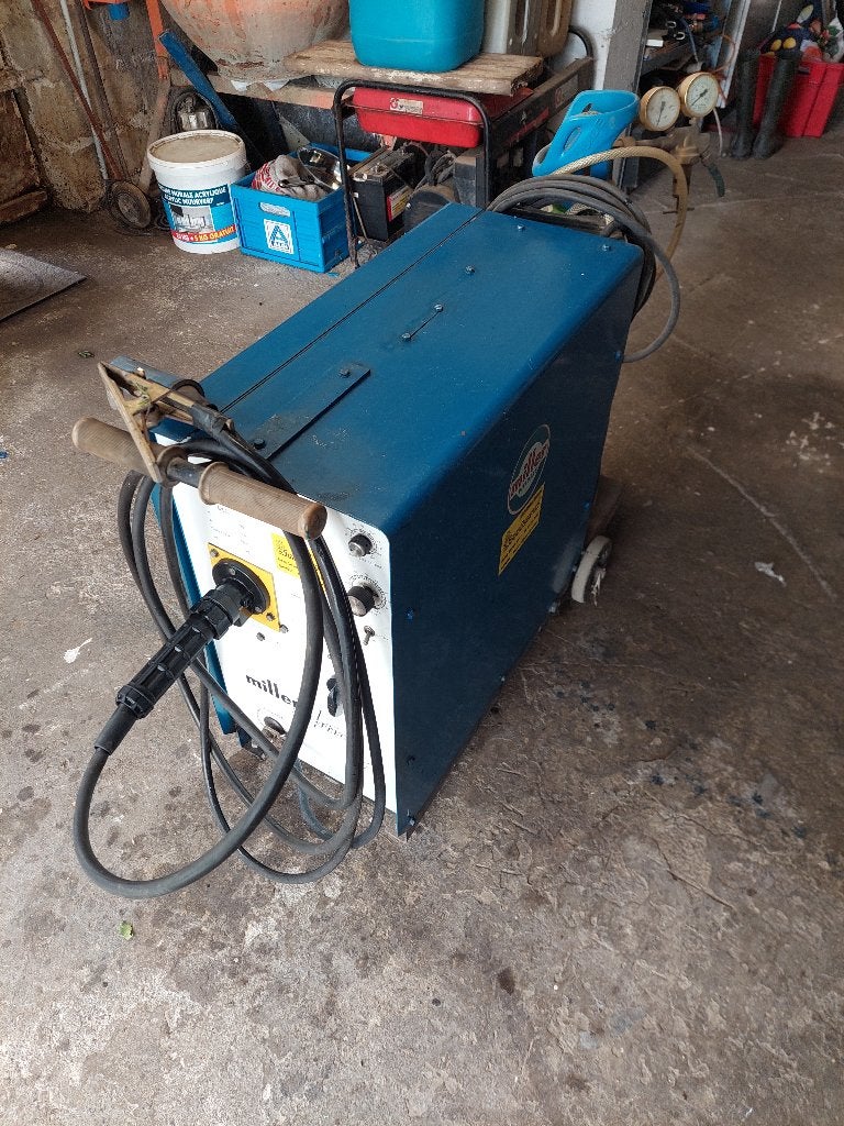 semi automatique, Bricolage & Construction, Enlèvement, Utilisé, 150 à 250 ampères, Autres types