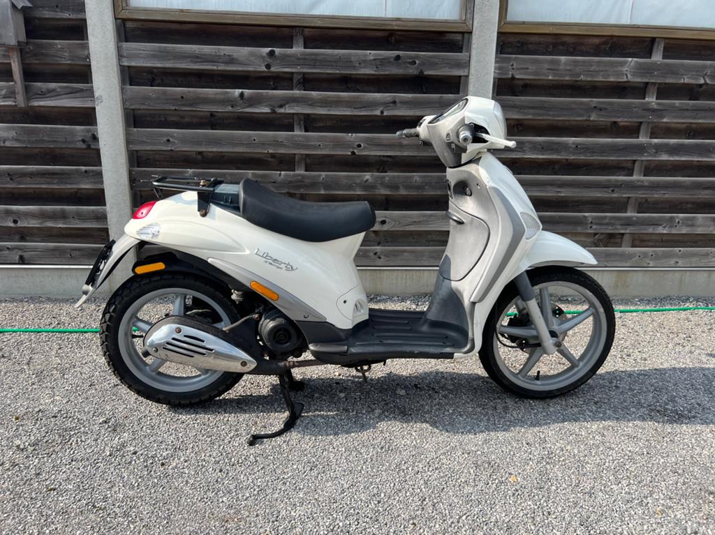 Piaggio Liberty Delivery B klasse met nieuwe banden, Fietsen en Brommers, Scooters | Piaggio, Ophalen, Zo goed als nieuw