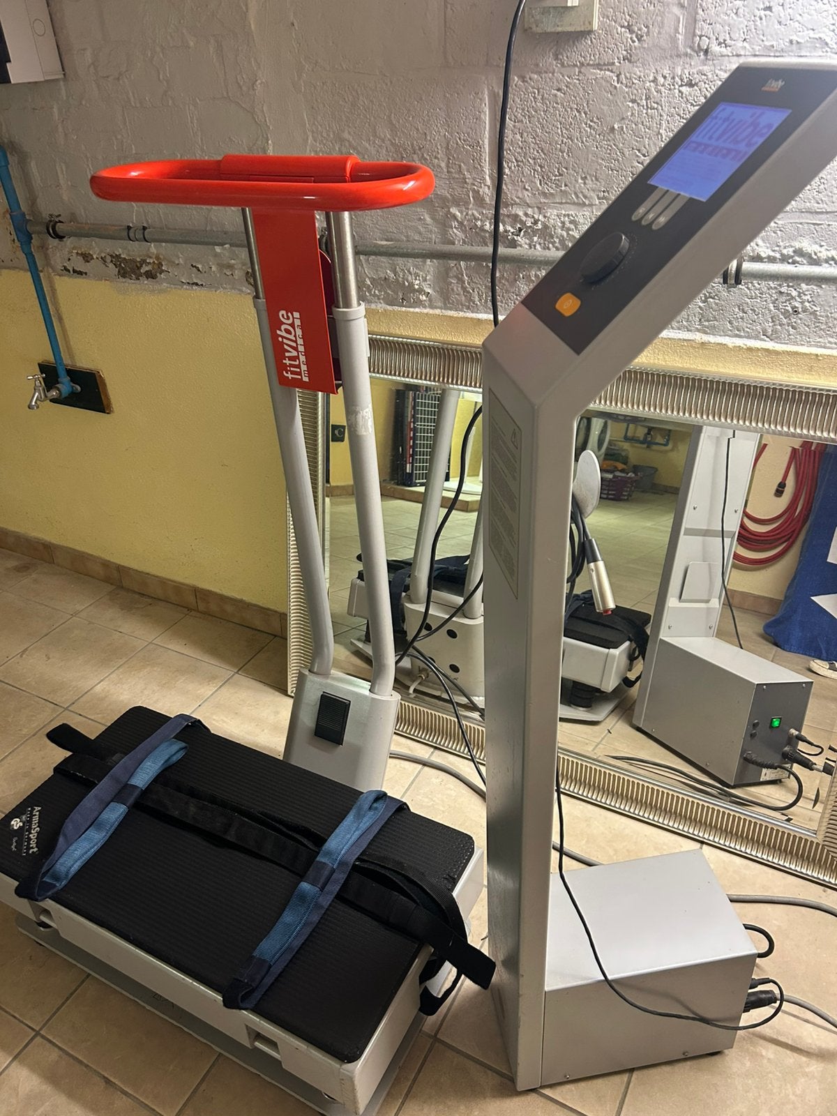 PLAQUE VIBRANTE FITFIBE (professionnelle), Enlèvement, Comme neuf, Jambes, Plaque vibrante