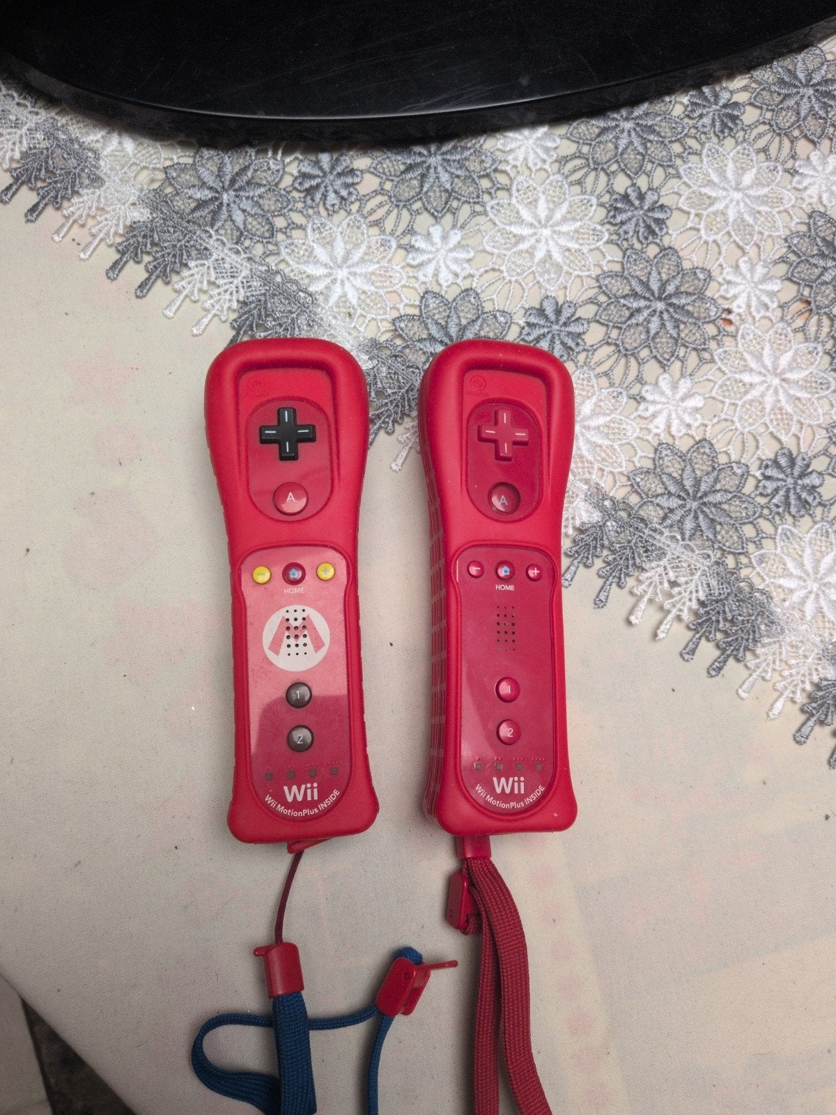 Wii mini + Jeux + accessoires, Enlèvement, Comme neuf, Avec 2 manettes, Avec jeux