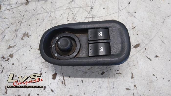 Commutateur vitre électrique d'un Renault Master, Renault, -, 3 mois de garantie, Utilisé