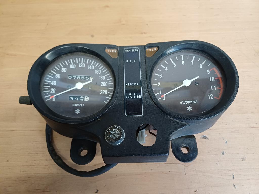 suzuki gs 550 en suzuki gs 750 kilometerteller set, Motoren, Ophalen, Gebruikt