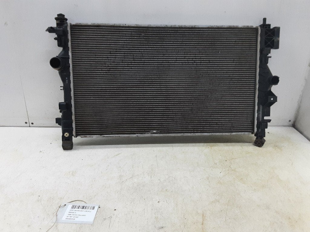 RADIATEUR Opel Astra J Sports Tourer (PD8 / PE8 / PF8), Gebruikt, Opel, Opel Automobile GmbH, Kontakt-opel@opel.com