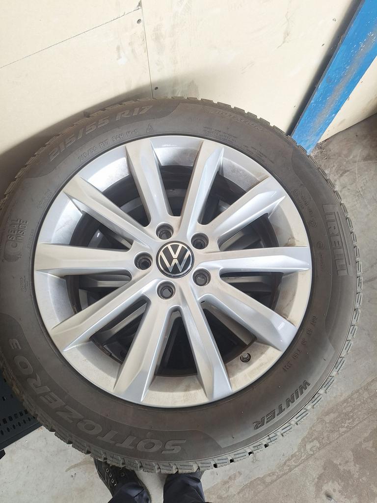 Volkswagen Passat Winterset 17 Inch Origineel, Ophalen, -, -, Banden en Velgen