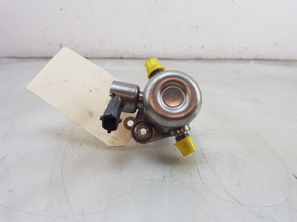 POMPE CARBURANT MECANIQUE Volvo V40 (MV) (01-2012/08-2019), Utilisé, Volvo