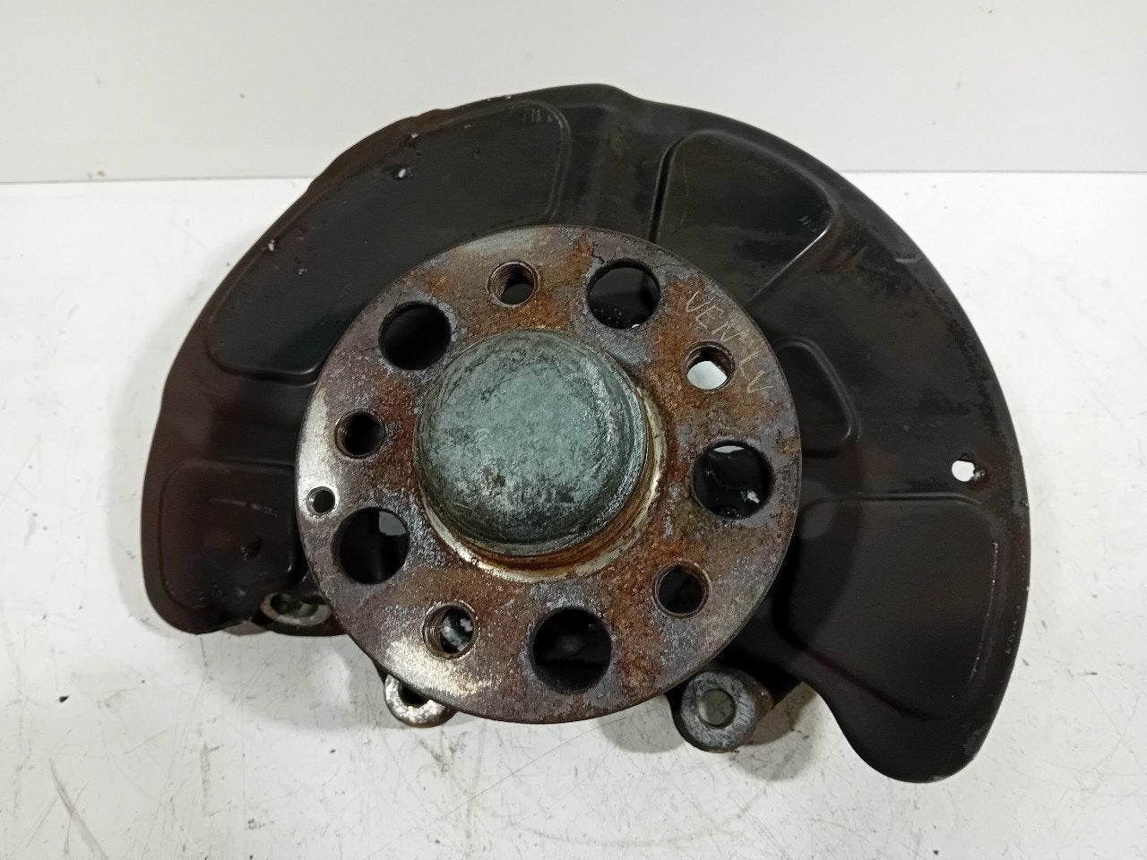Wielnaaf links voor Mercedes-Benz E-Klasse, Onderdelen@venauto.nl, Van der Ven Autorecycling B.V., Gebruikt, Ettenseweg 76, 4706 PB Roosendaal, The Netherlands