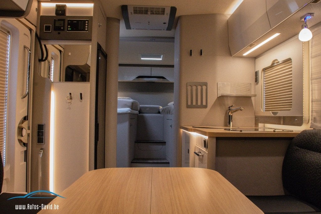 Hymer T685S Mercedes-Benz Sprinter 4 LITS, Jusqu'à 4, Réfrigérateur, Automatique, Hymer