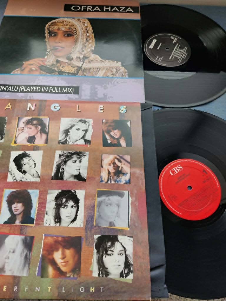 The bangles (different light) + ofra haza (im nin'alu), Ophalen of Verzenden