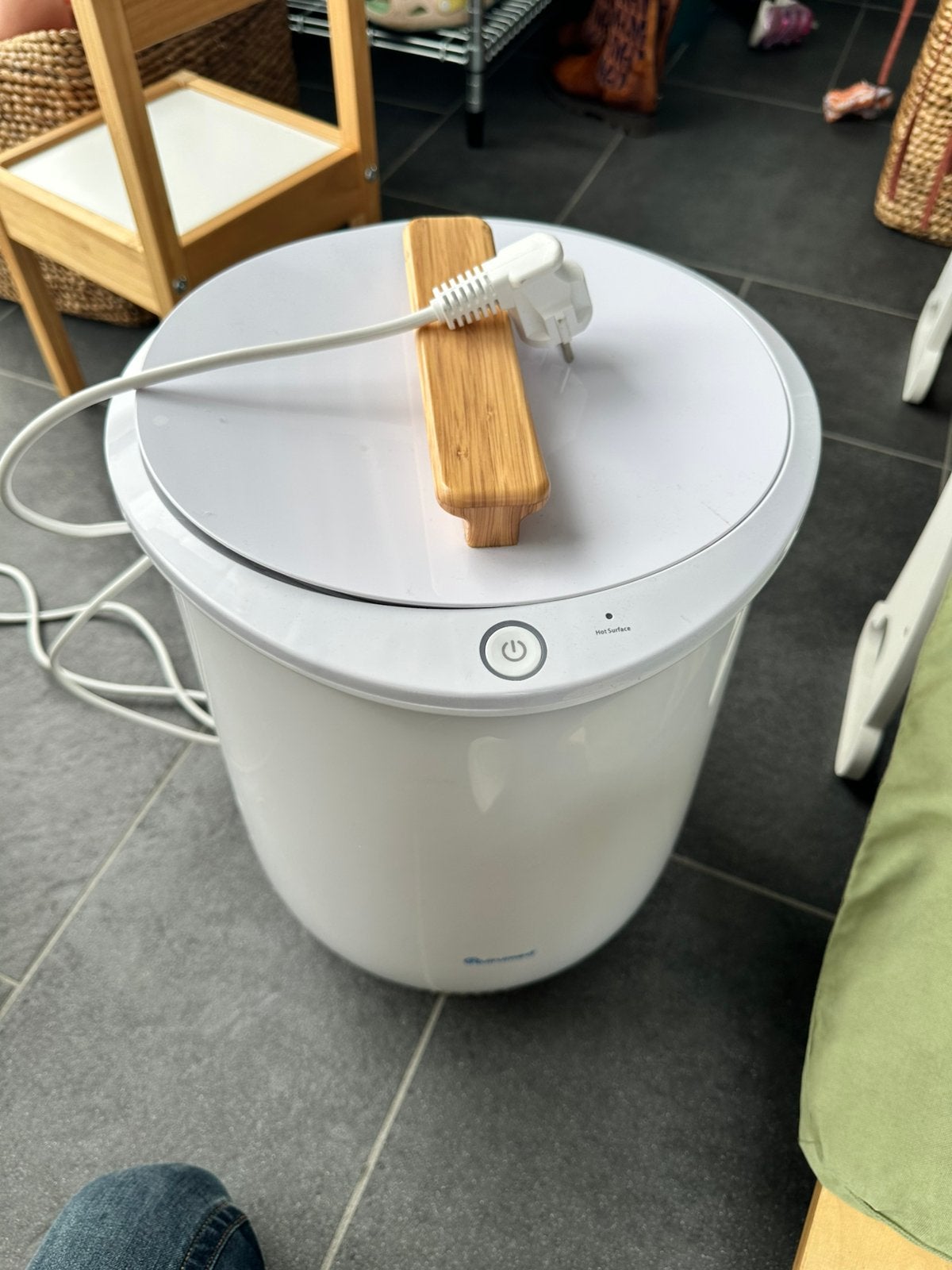 Professionele elektrische handdoekverwarmer – Quirumed, Ophalen, Zo goed als nieuw