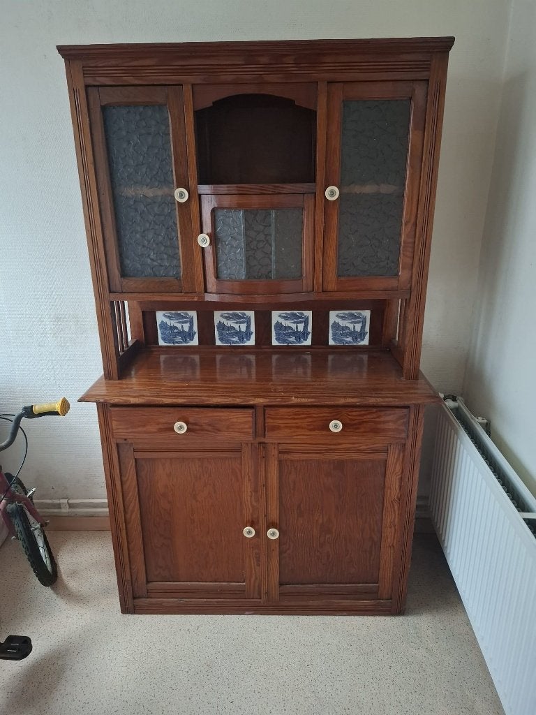 Antieke/vintage houten buffetkast met glas en tegeltjes, Huis en Inrichting, Ophalen, Gebruikt, Glas, 150 tot 200 cm