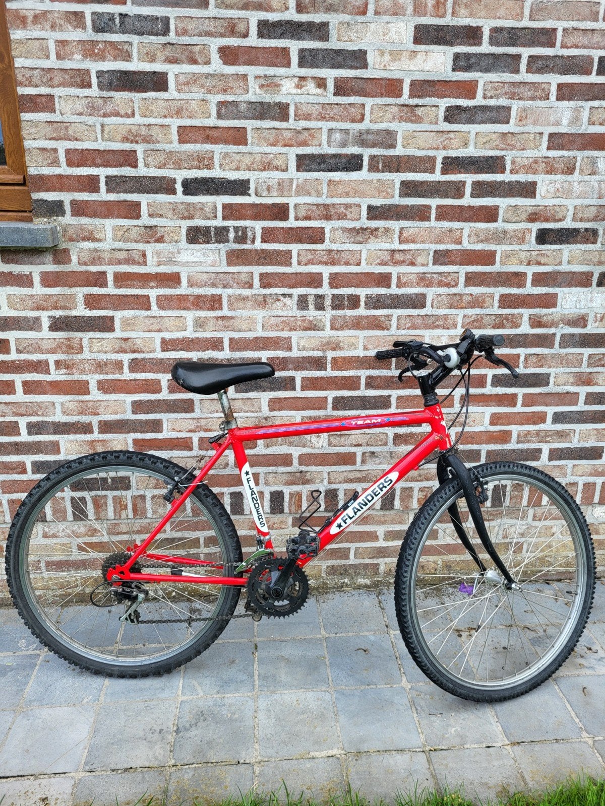 Flanders Team mountainbike – rode fiets, Fietsen en Brommers, Fietsen | Heren | Sportfietsen en Toerfietsen, Minder dan 10 versnellingen